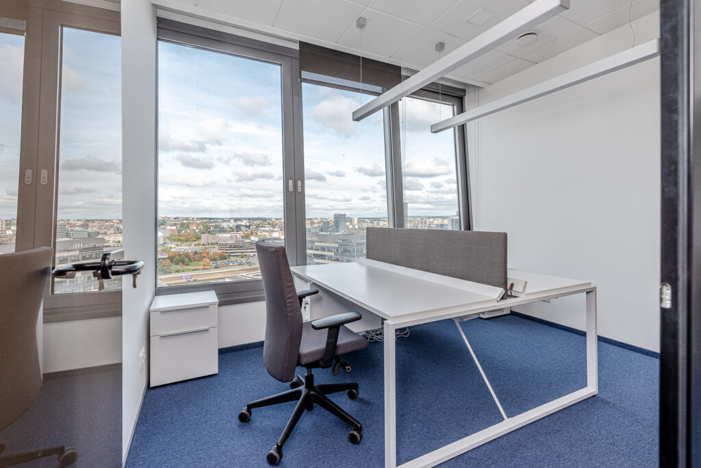 18 auk&scaron;tas, RYTAI